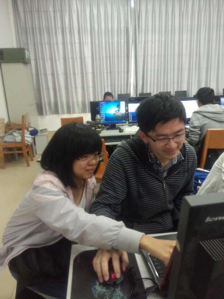 学生进行开放实验